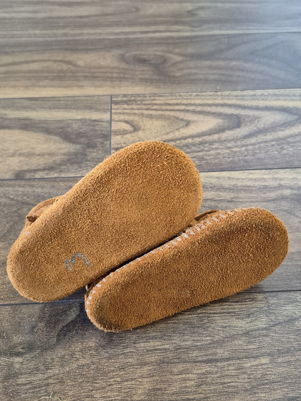 MINNETONKA Baby Moccasins - Picture 2 of 4